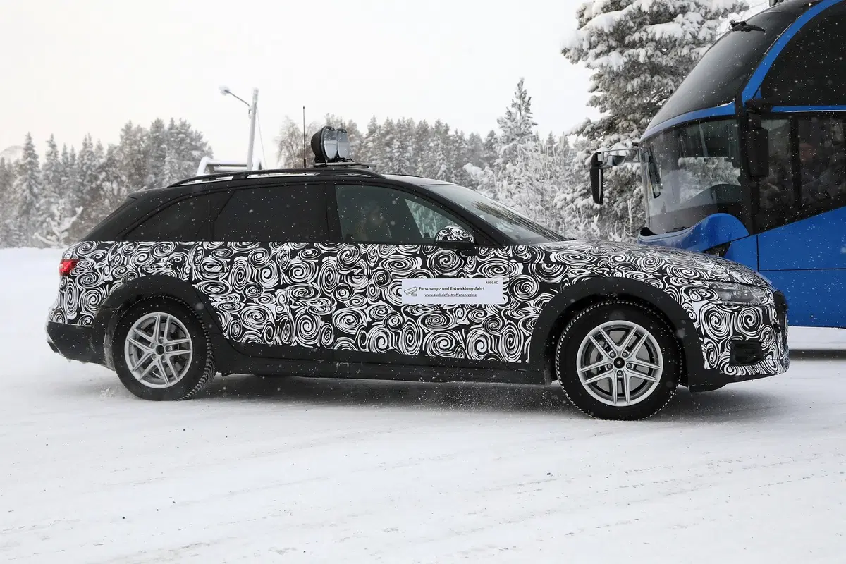 Audi A4 Allroad, restyling in arrivo. Anche per Sedan e Avant? (5)