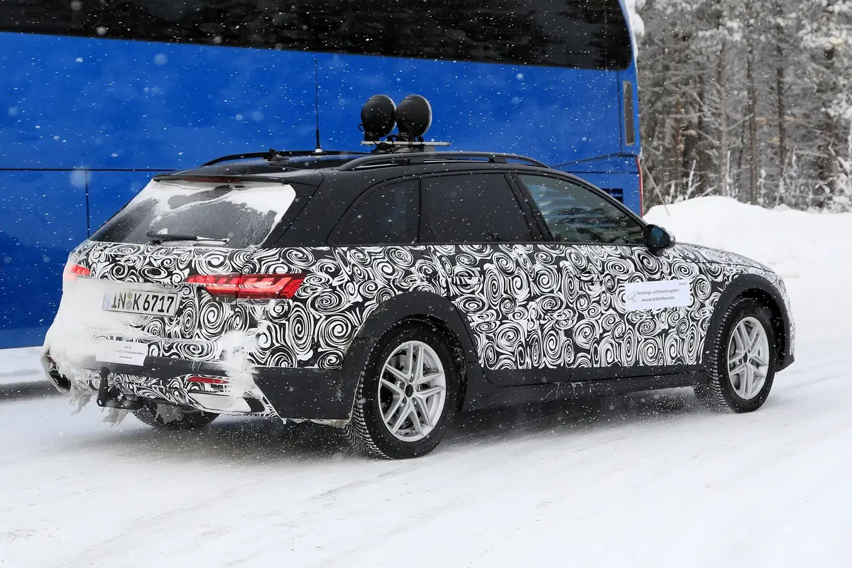 Audi A4 Allroad, restyling in arrivo. Anche per Sedan e Avant? (6)