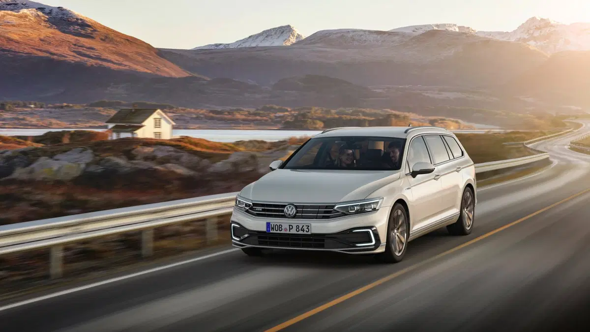 Volkswagen Passat 2019: foto e video della nuova generazione (4)