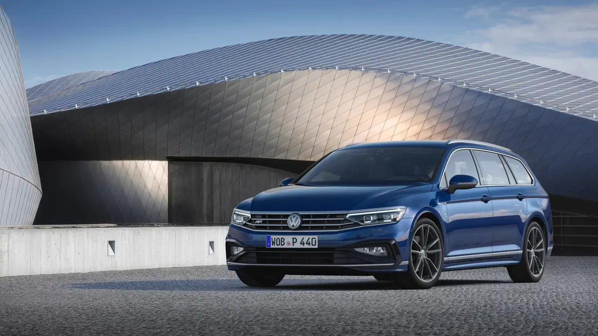 Volkswagen Passat 2019: foto e video della nuova generazione (6)