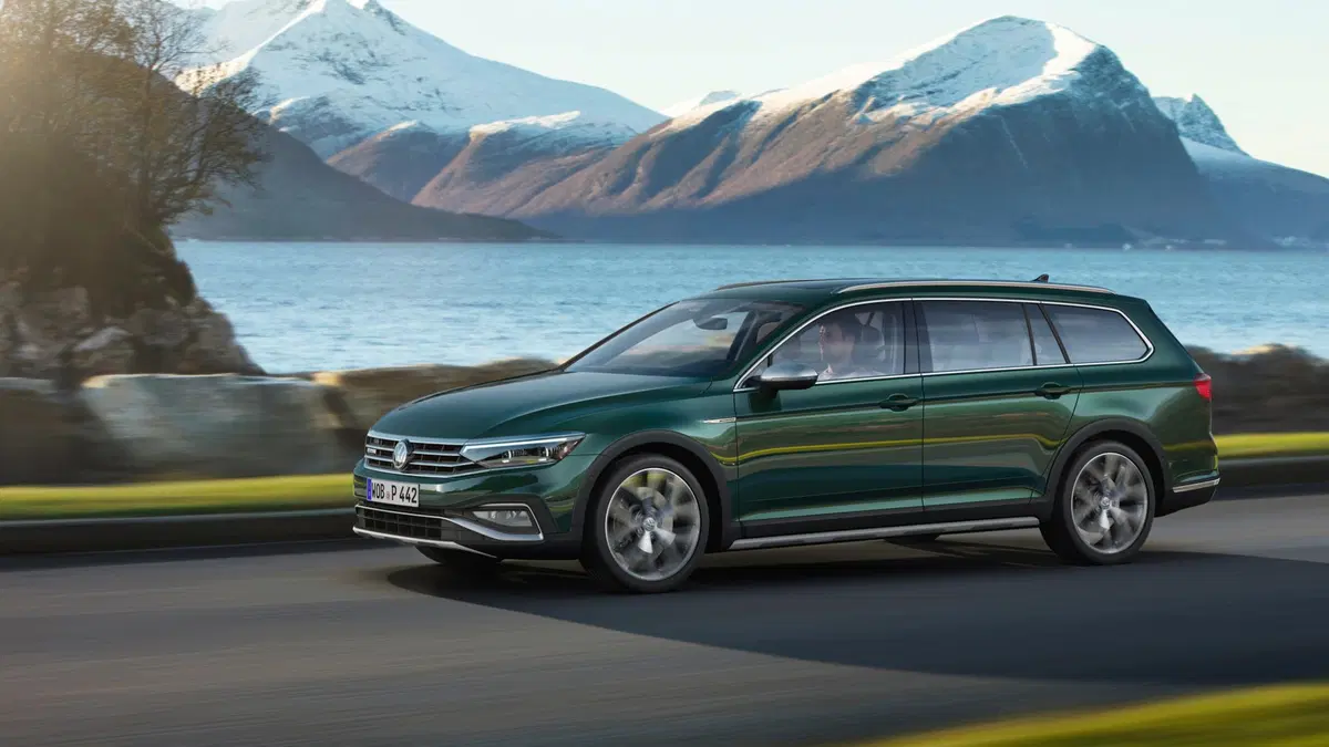 Volkswagen Passat 2019: foto e video della nuova generazione