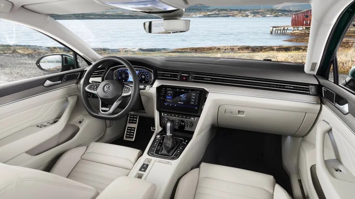 Volkswagen Passat 2019: foto e video della nuova generazione (12)