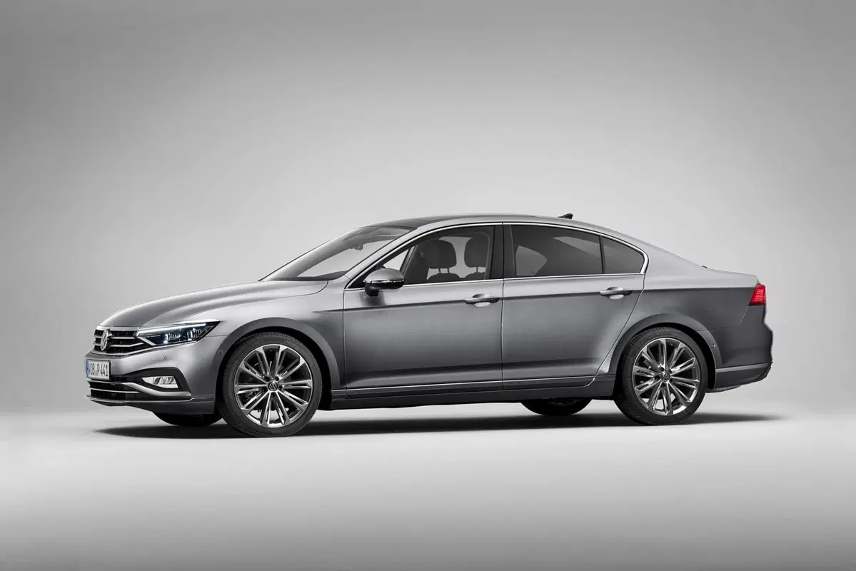 Volkswagen Passat 2019: foto e video della nuova generazione (5)