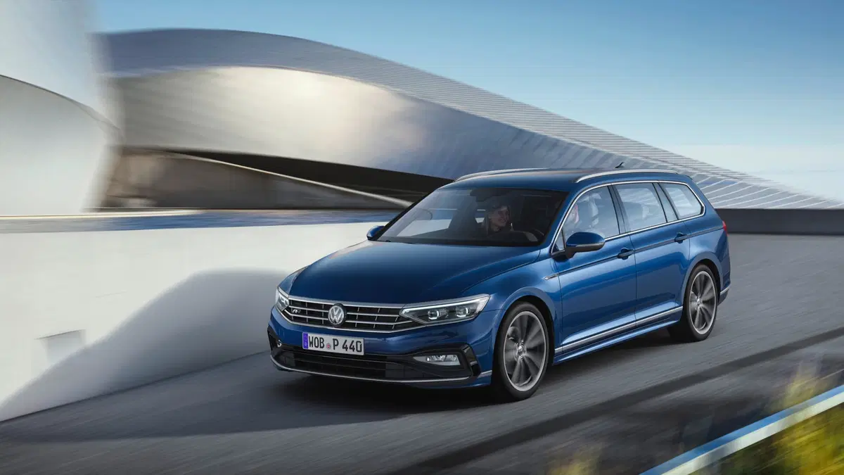Volkswagen Passat 2019: foto e video della nuova generazione (14)