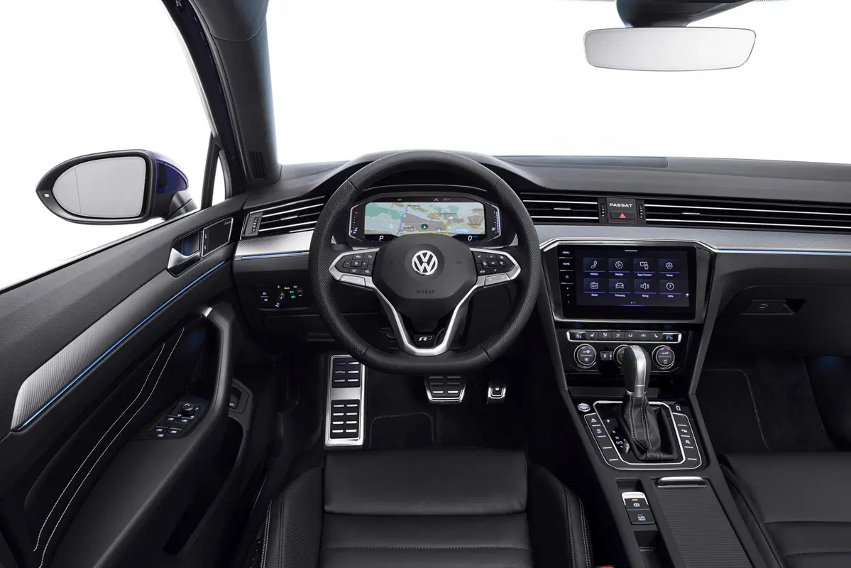 Volkswagen Passat 2019: foto e video della nuova generazione (15)