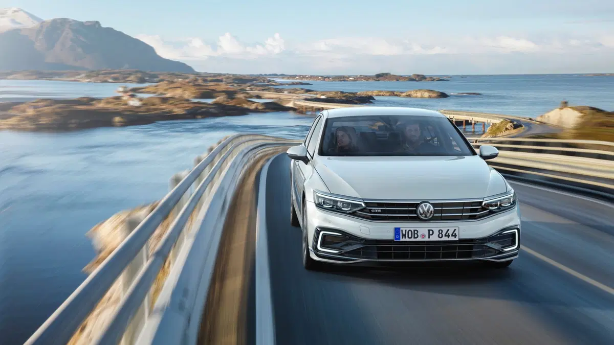 Volkswagen Passat 2019: foto e video della nuova generazione