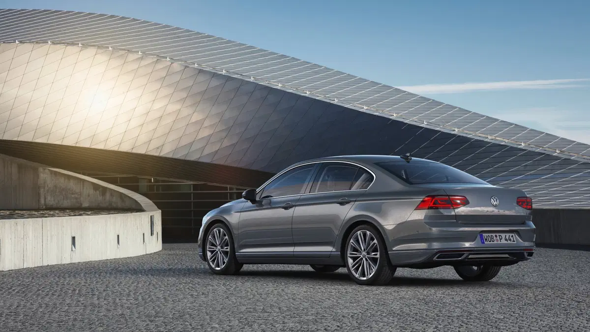 Volkswagen Passat 2019: foto e video della nuova generazione (19)