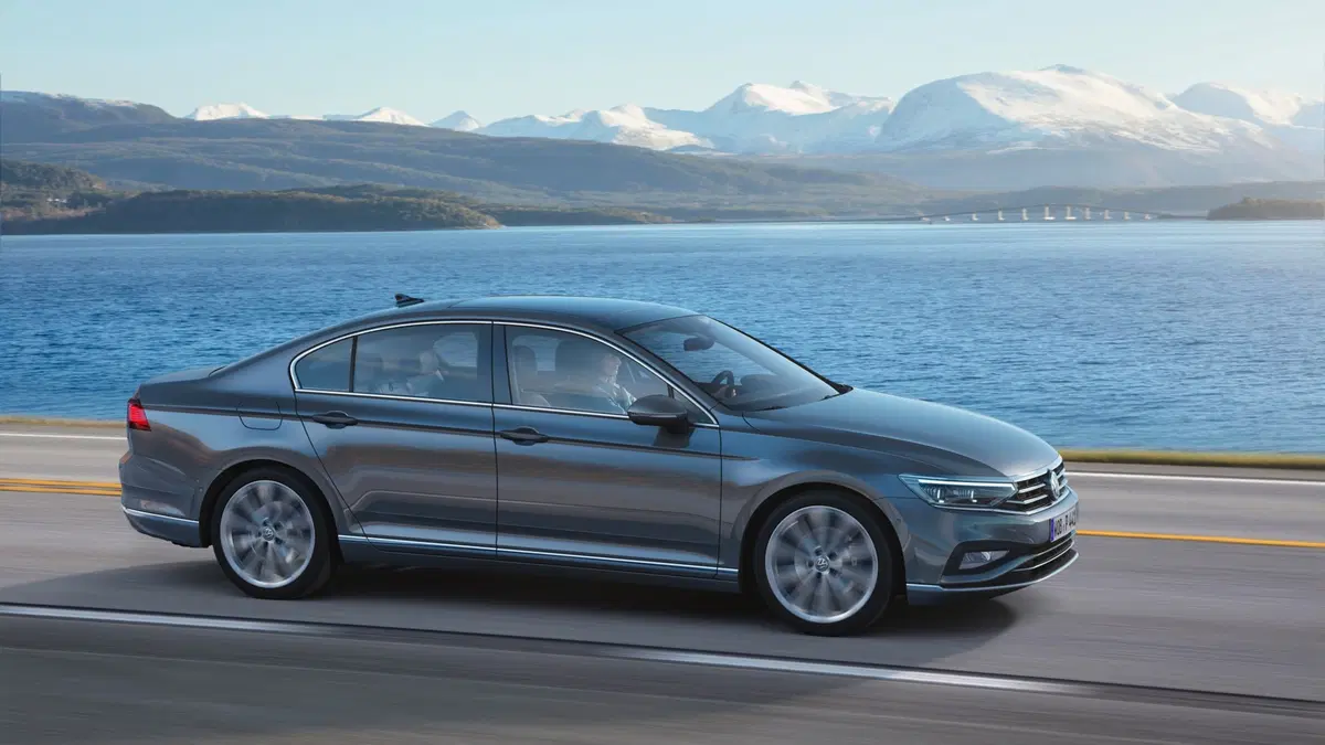 Volkswagen Passat 2019: foto e video della nuova generazione (9)