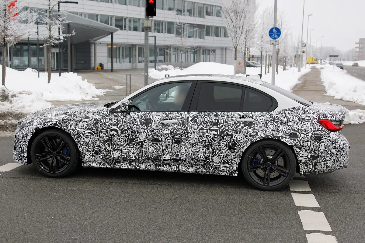 Nuova BMW M3, le foto spia (7)