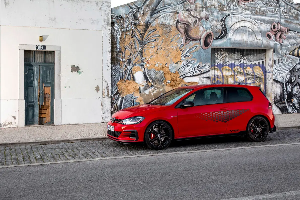 Volkswagen Golf GTI TCR 2019, 290 CV per il canto del cigno della VII (4)