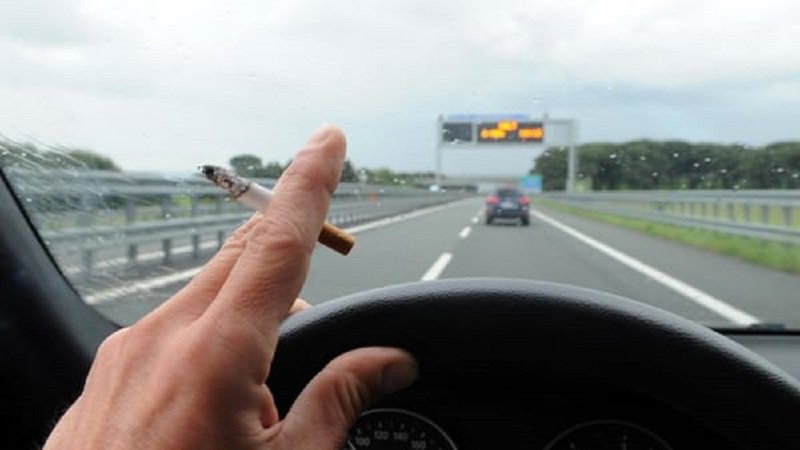 Nuovo Codice della Strada, verso il divieto del fumo alla guida