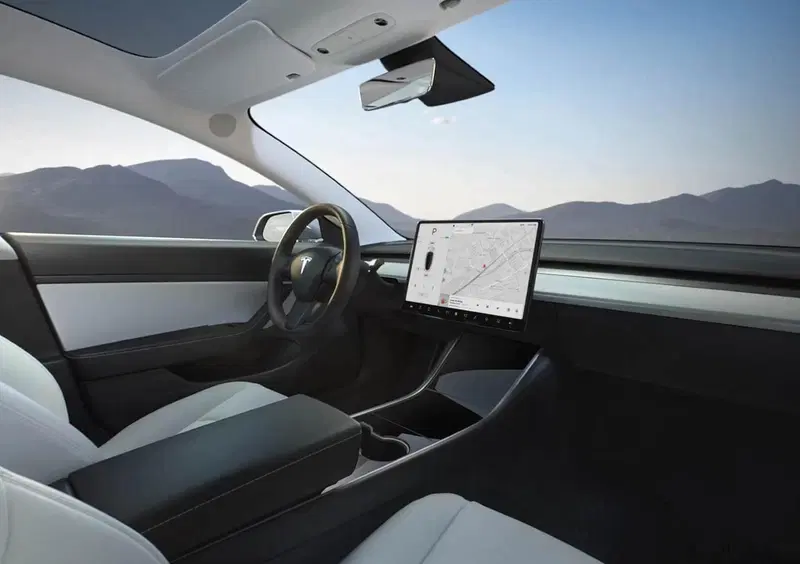 Tesla Model 3 (2018-->>) (34)