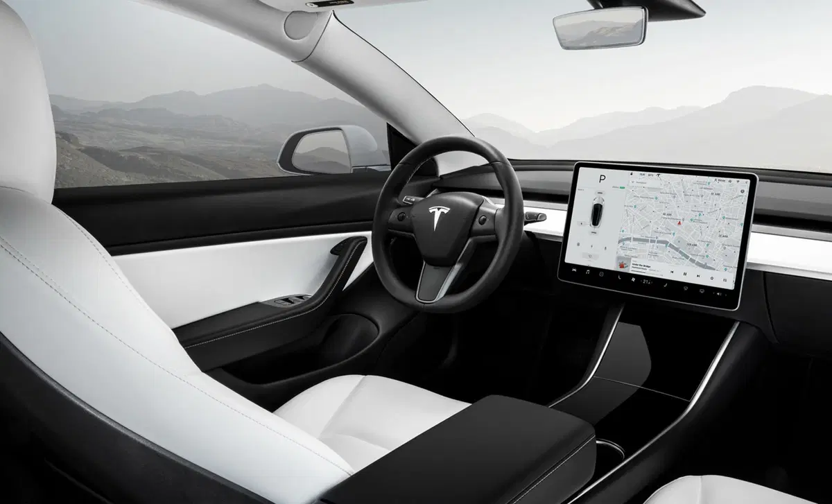 Tesla Model 3 (2018-->>) (41)