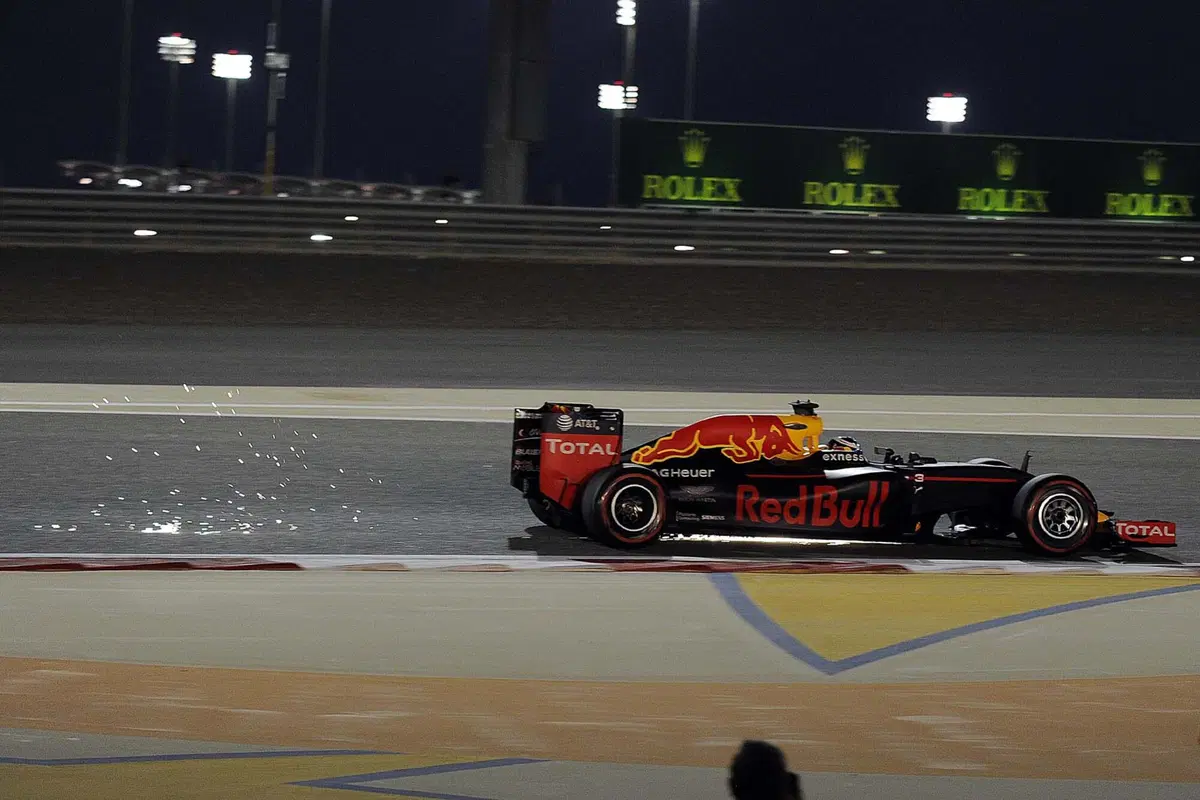 F1, Gp Bahrain 2016: pole per Hamilton. Vettel terzo (7)