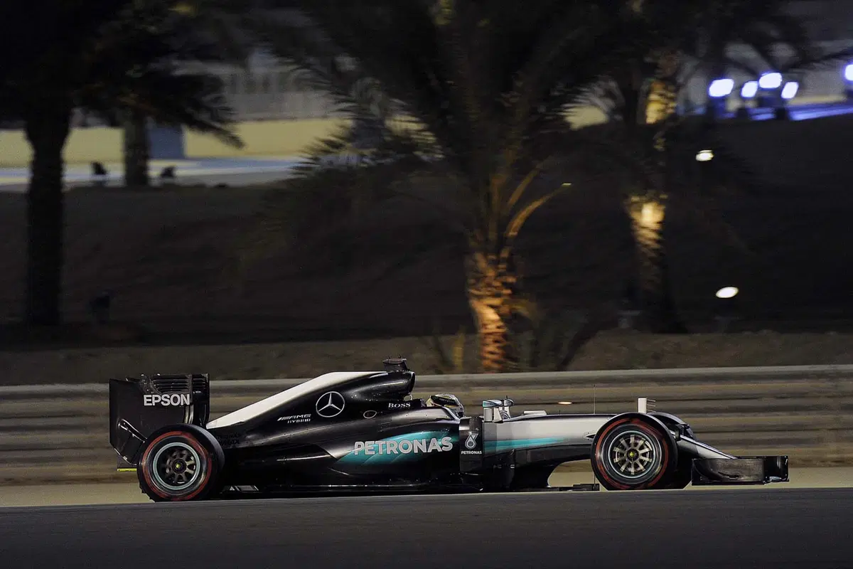 F1, Gp Bahrain 2016: pole per Hamilton. Vettel terzo (10)