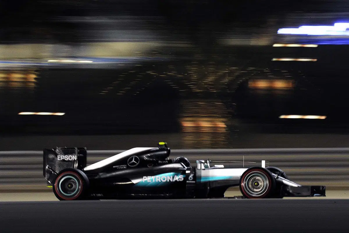 F1, Gp Bahrain 2016: pole per Hamilton. Vettel terzo (12)