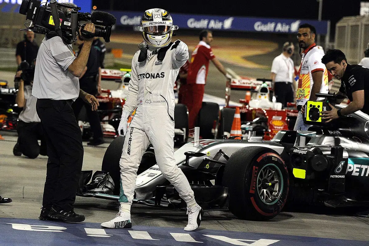 F1, Gp Bahrain 2016: pole per Hamilton. Vettel terzo (17)