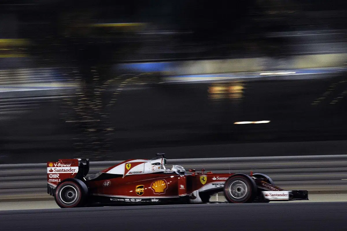 F1, Gp Bahrain 2016: pole per Hamilton. Vettel terzo (19)