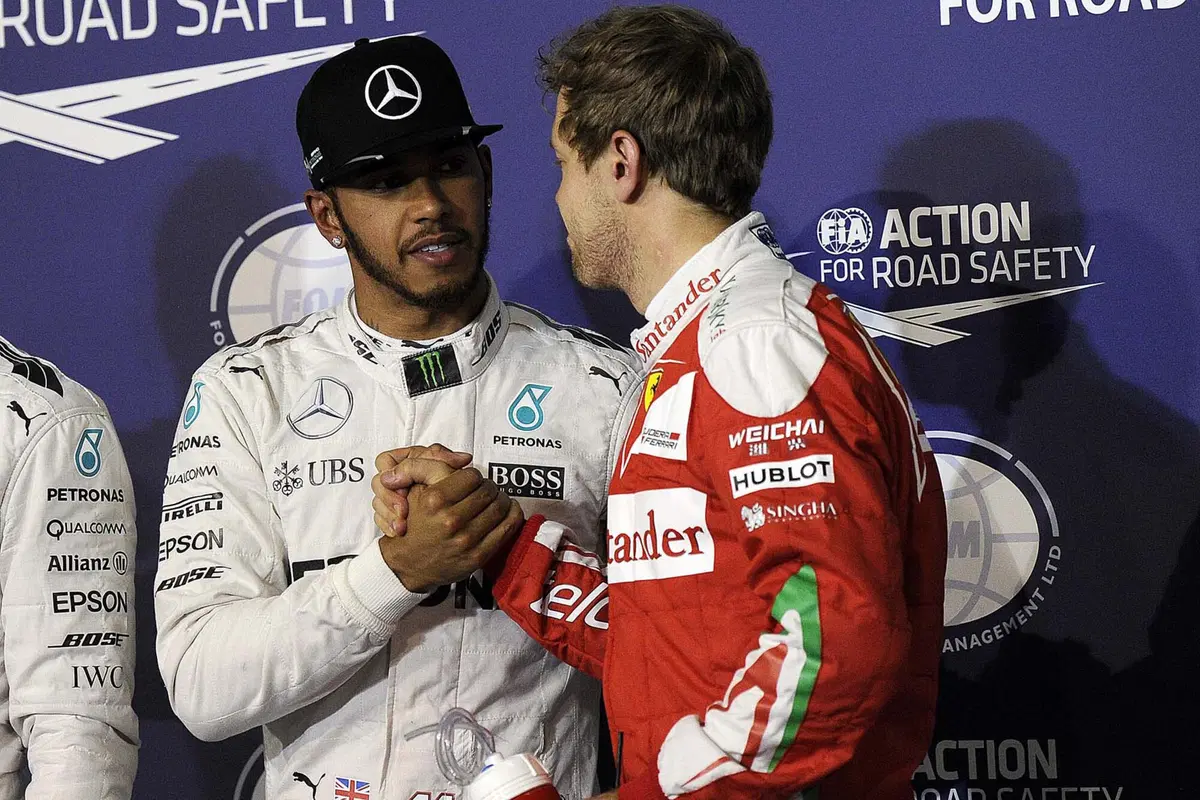 F1, Gp Bahrain 2016: pole per Hamilton. Vettel terzo (20)