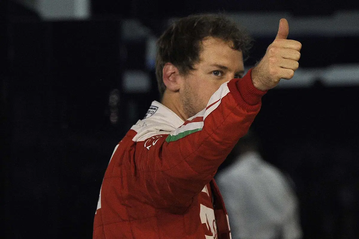 F1, Gp Bahrain 2016: pole per Hamilton. Vettel terzo (24)