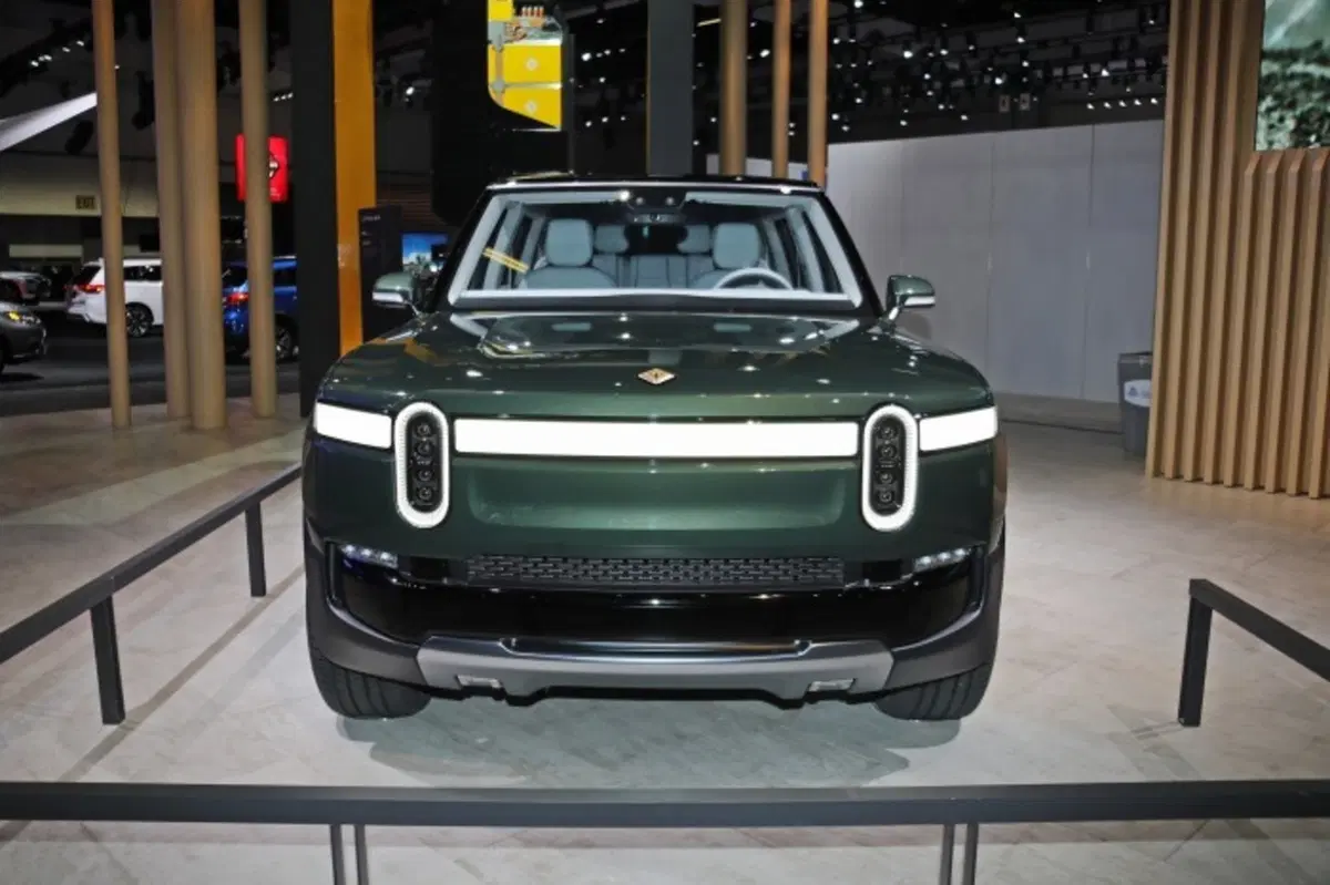 Auto elettrica Amazon: perché no? Intanto super Pick-Up e super SUV Rivian insieme a GM (2)