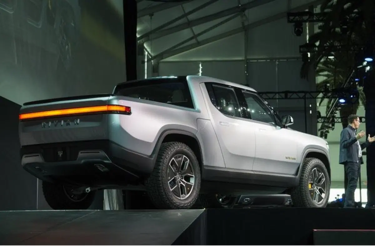 Auto elettrica Amazon: perché no? Intanto super Pick-Up e super SUV Rivian insieme a GM (5)