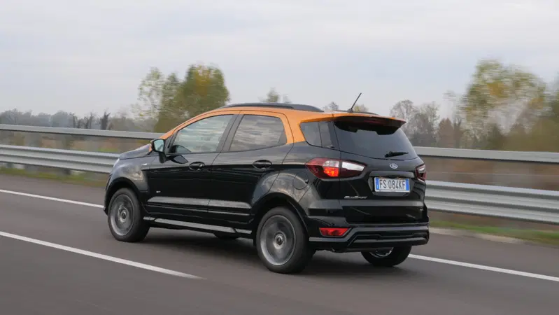 L'ultimo restyling ha reso Ecosport ben pi&ugrave; tagliente e moderna (la ruota sul portellone &egrave; optional)