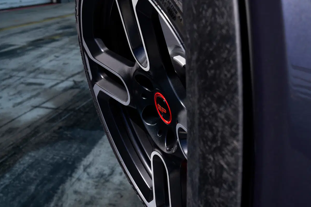 Mini John Cooper Works GP, il teaser (3)