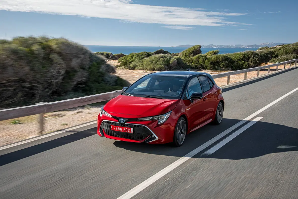 Toyota Corolla 2019, 180 CV Hybrid e linea molto personale [Video] (2)