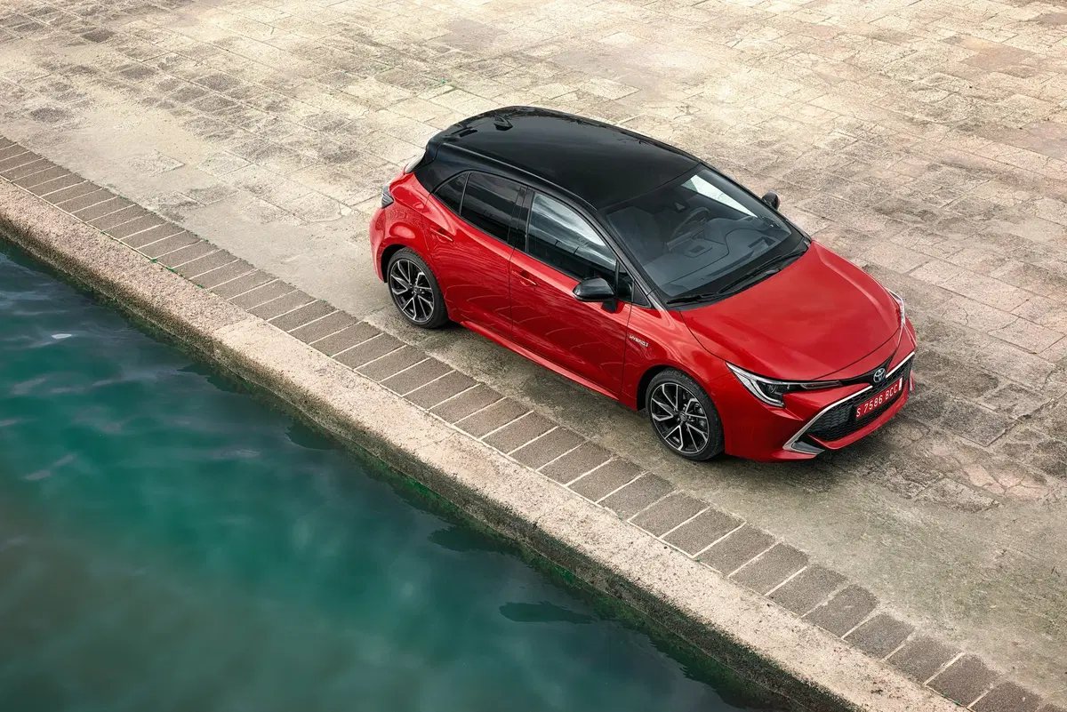 Toyota Corolla 2019, 180 CV Hybrid e linea molto personale [Video] (9)
