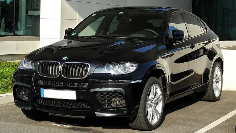 Truffe auto usate, Bonifico tarocco e poi trapasso: I 30.000 &euro; per la BMW X6 erano solo tre