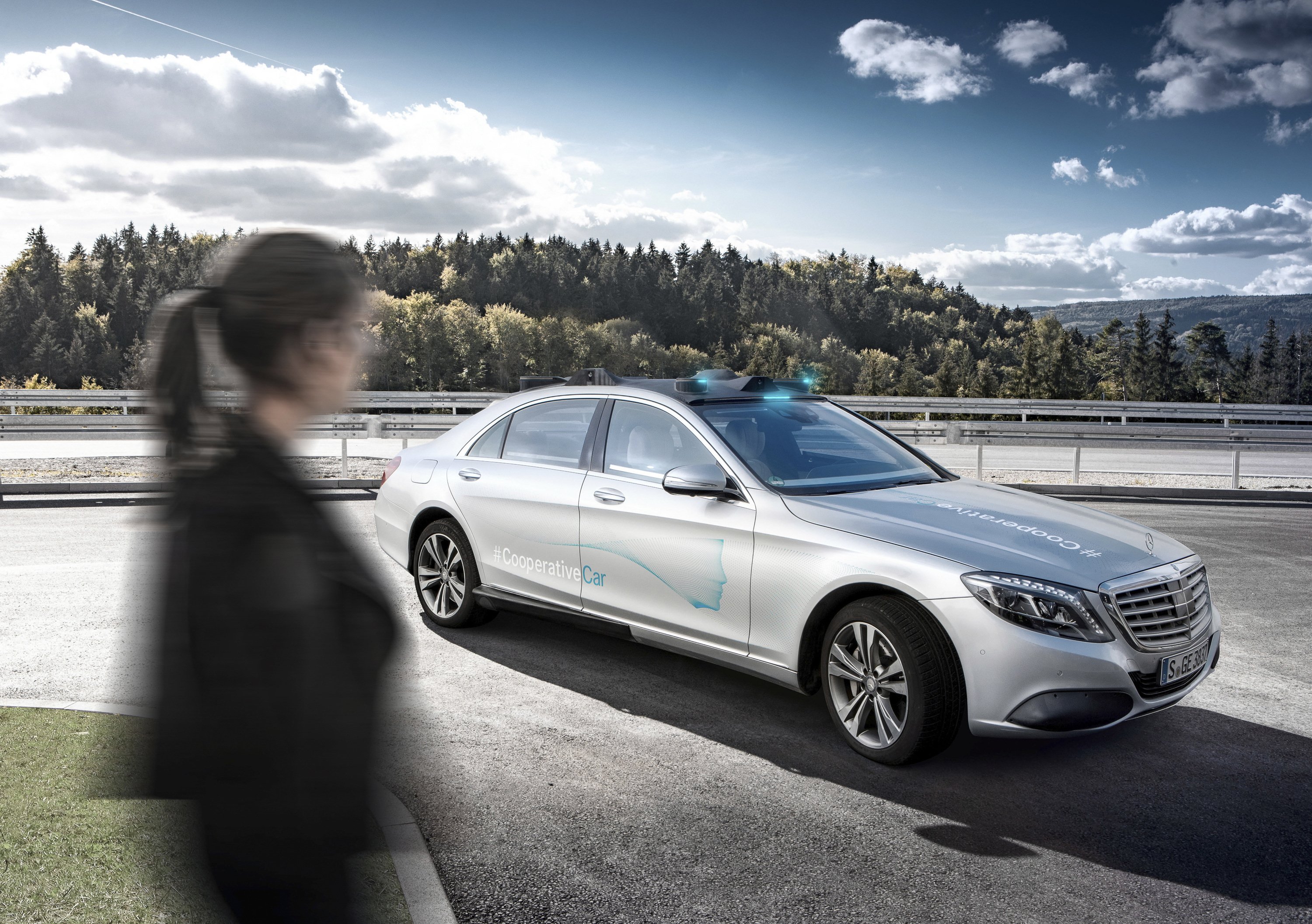 Mercedes Cooperative Car, guida autonoma che interagisce 
