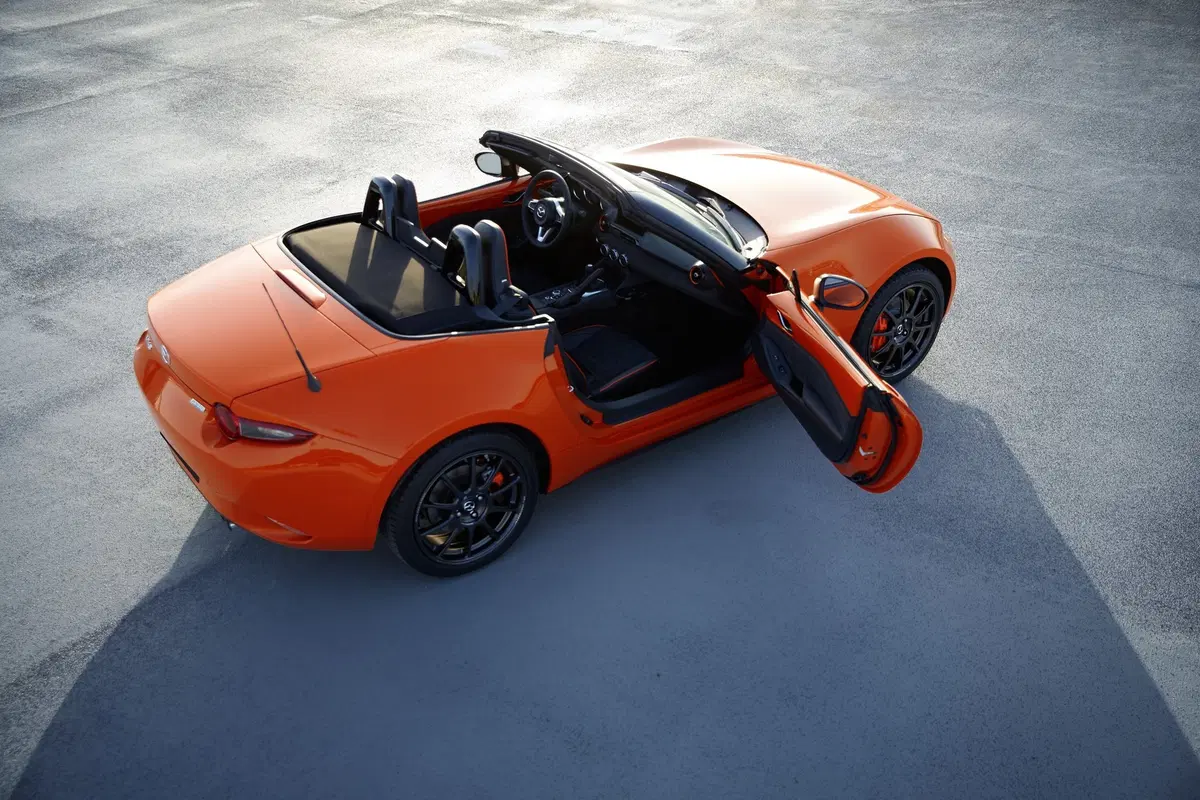 Mazda MX-5 30th Anniversary Edition, al via le vendite in Italia (11)