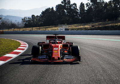 Arma Ferrari per il Mondiale F1 2019: la SF90 in pista [foto]