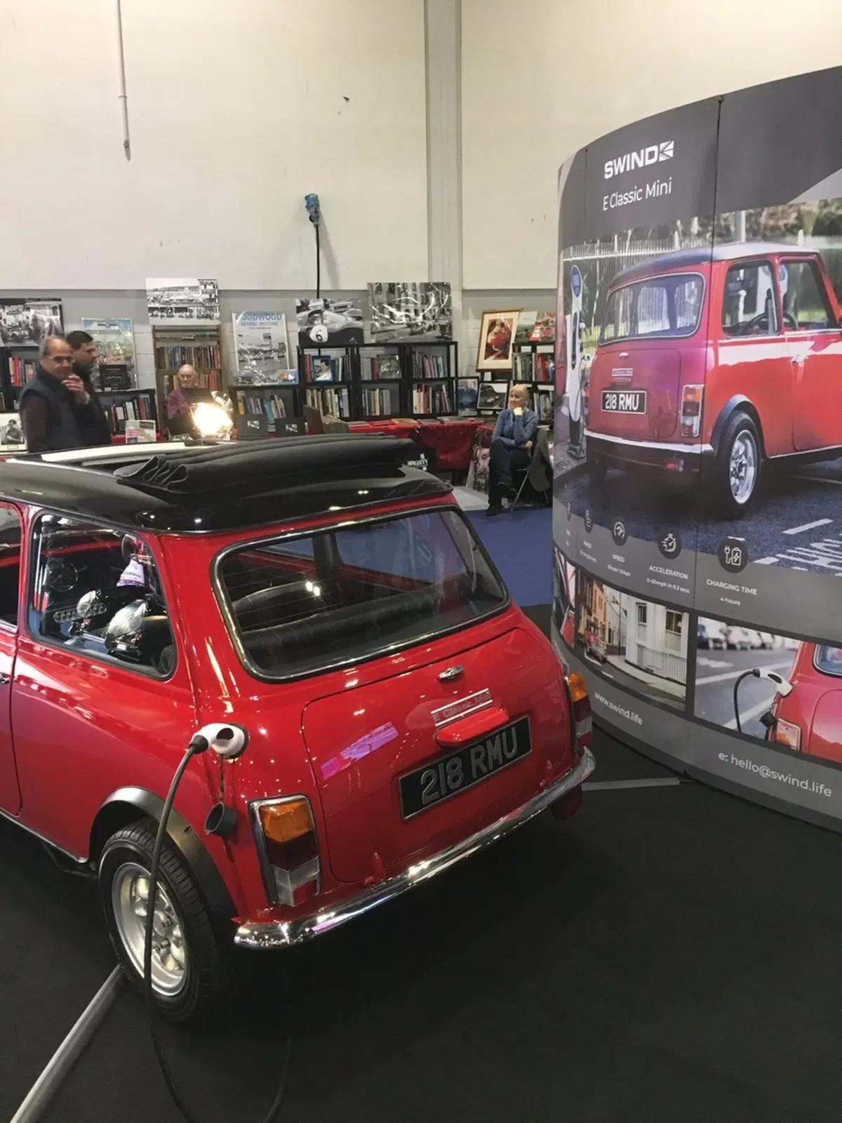 Vecchia Mini, Made in UK: 90mila euro per la special Swind con motore elettrico (4)