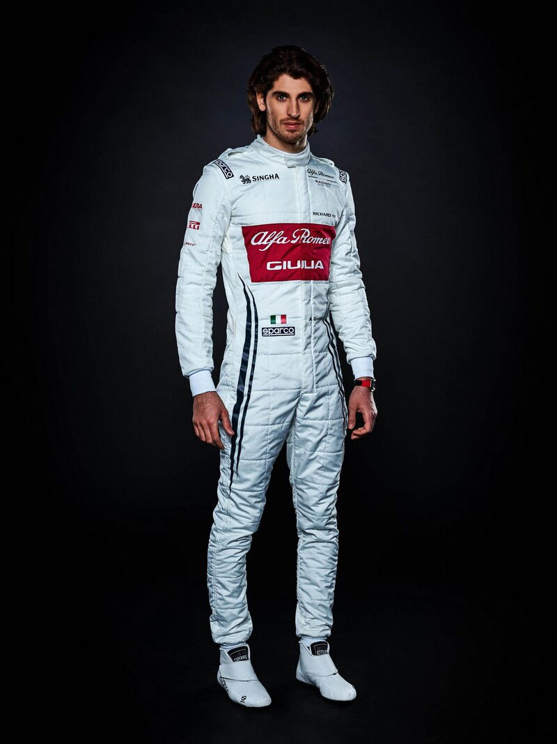 Antonio Giovinazzi con la tuta Sparco