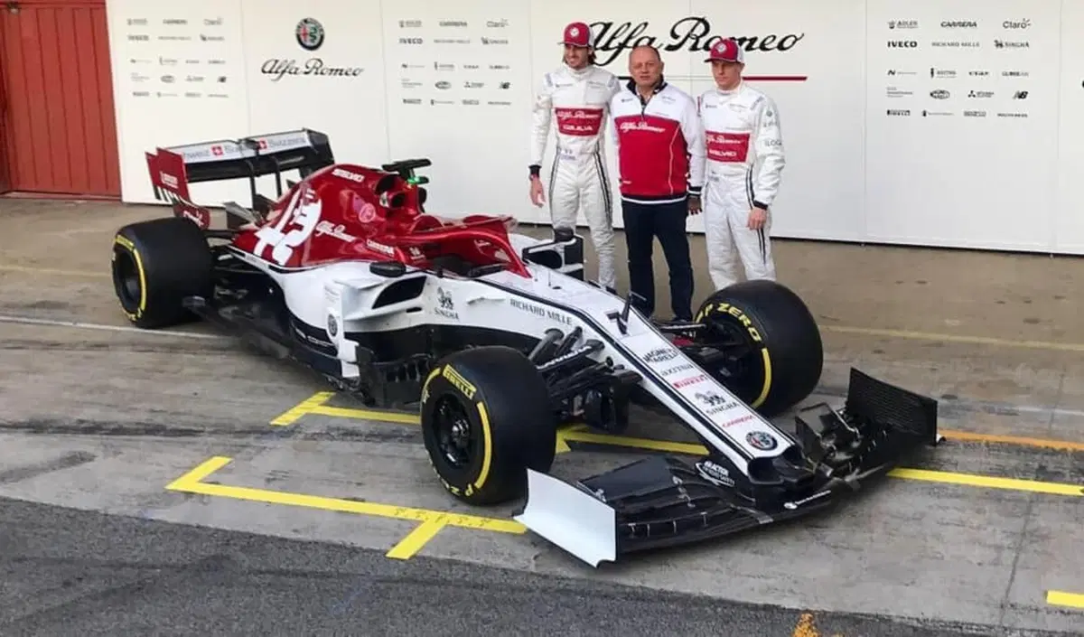 Nuova Alfa Romeo F1 2019: ecco la C38 in pista nella versione definitiva [foto gallery]