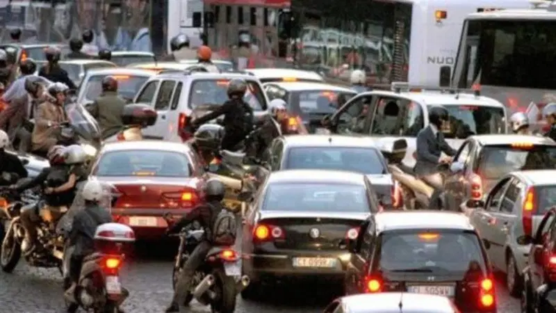 Roma: guerra ai diesel e nuove regole per i parcheggi