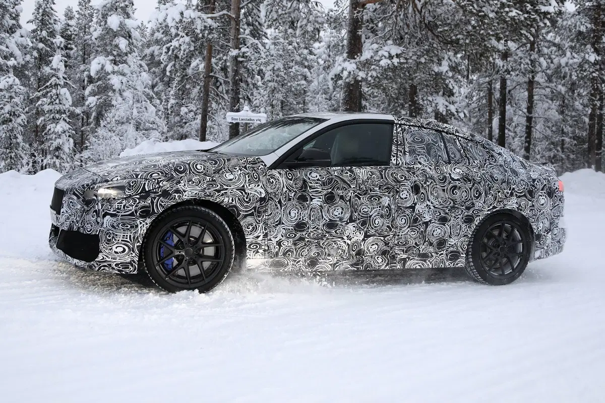 BMW Serie 2 Gran Coupé: foto spia (6)