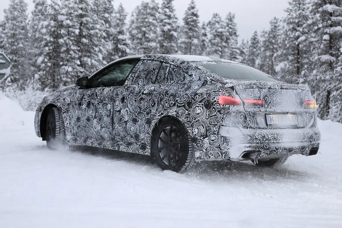 BMW Serie 2 Gran Coupé: foto spia (2)