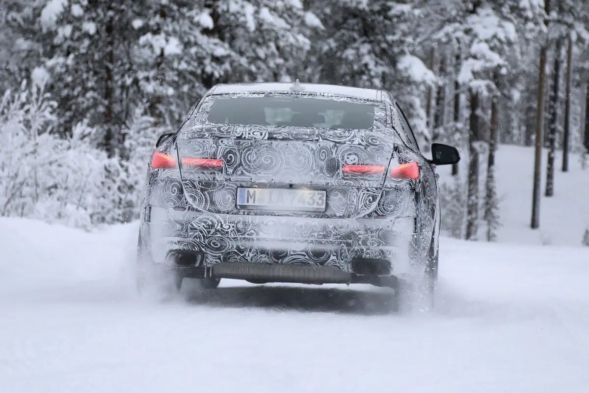 BMW Serie 2 Gran Coupé: foto spia (11)