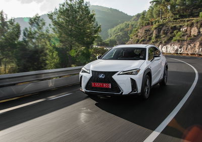 Lexus UX 250h 2019 | funziona se... la fate funzionare [Video] 