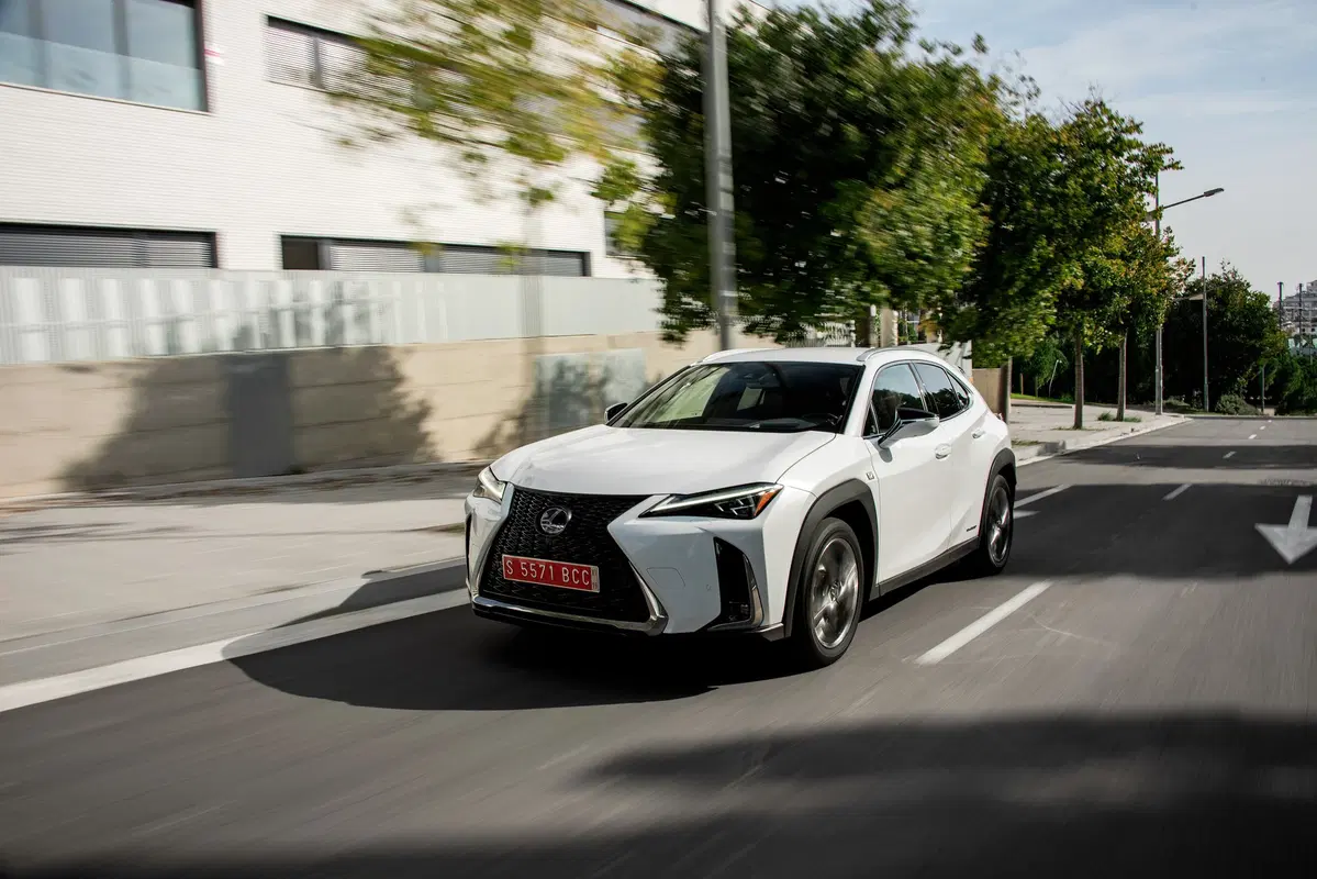 Lexus UX 250h 2019 | funziona se la fate funzionare  (6)