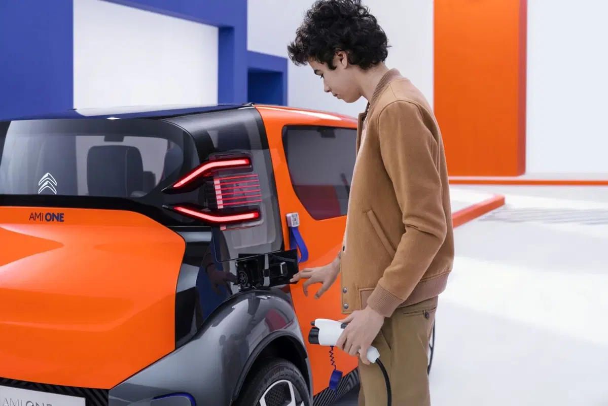 Citroen Ami One Concept, un cubo elettrico per la città [Video] (33)
