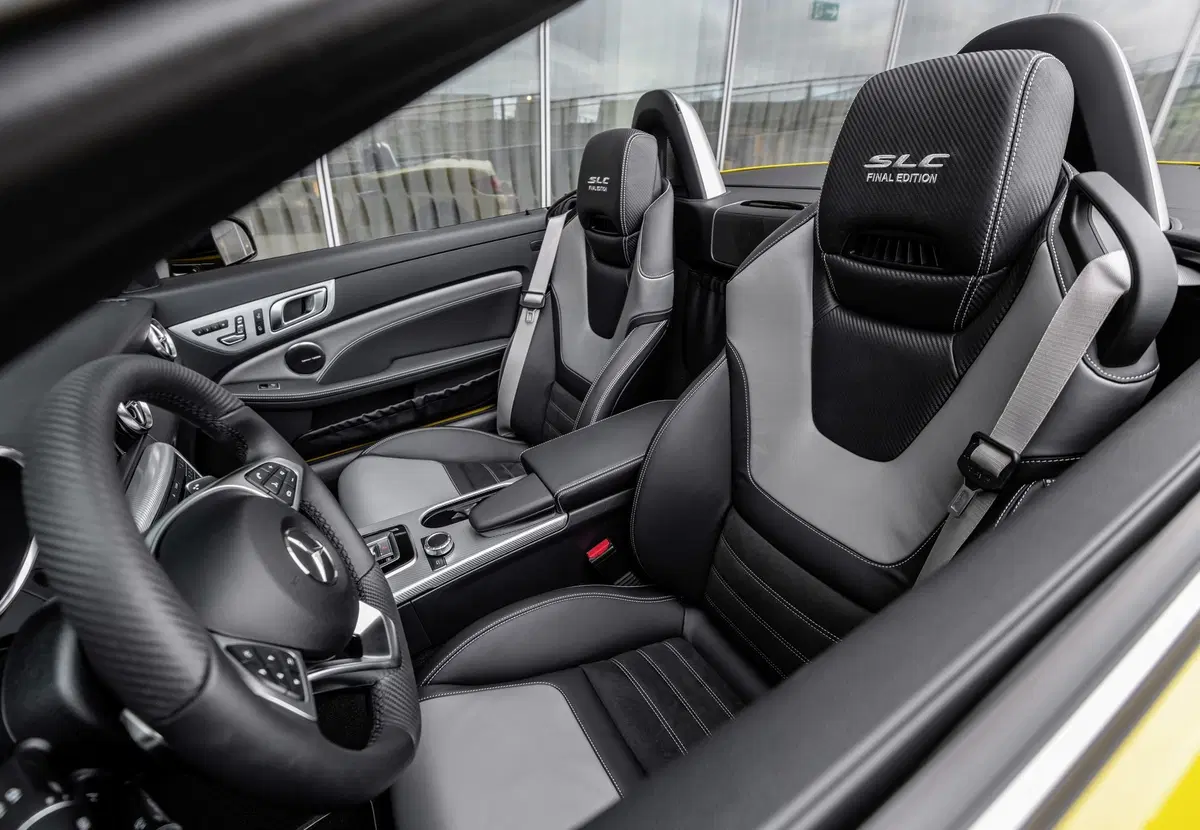 Mercedes SLC Final Edition, gialla come la prima SLK (1997) (12)