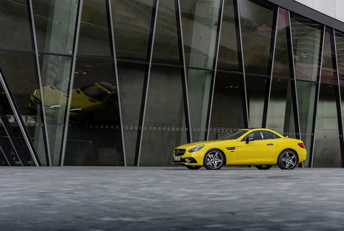 Mercedes SLC Final Edition, gialla come la prima SLK (1997) (3)