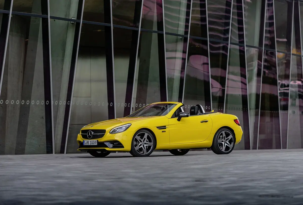Mercedes SLC Final Edition, gialla come la prima SLK (1997) (13)