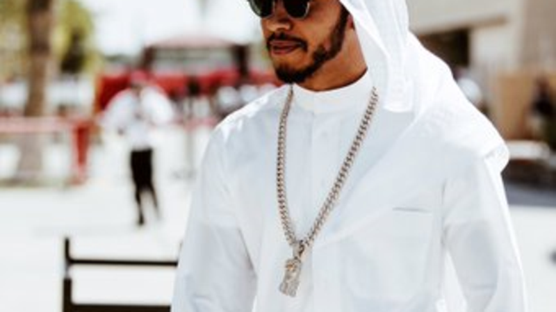 F1, Gp Bahrain 2016,  Hamilton sacro e profano
