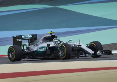 F1, Gp Bahrain 2016: vince Rosberg. Secondo Raikkonen