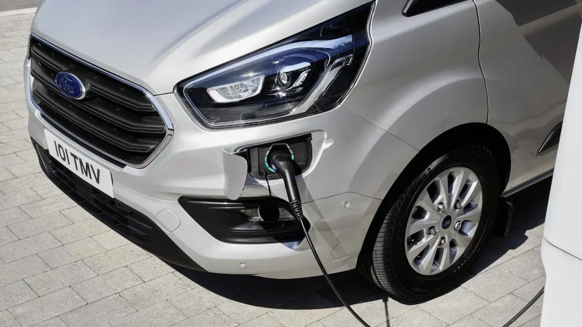 Veicoli Commerciali Ford, In arrivo: nuovi Transit elettrificati ibridi (mHEV+PHEV) (3)